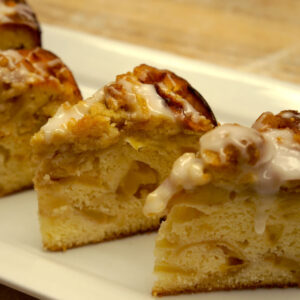 bennisons-bakery-rosh-yom-kippur-apple-cake Picture of apple cake
